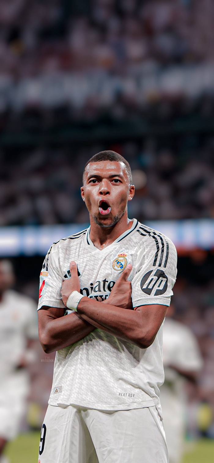 巴萨临时更换发布会人选，德容让位马丁内斯