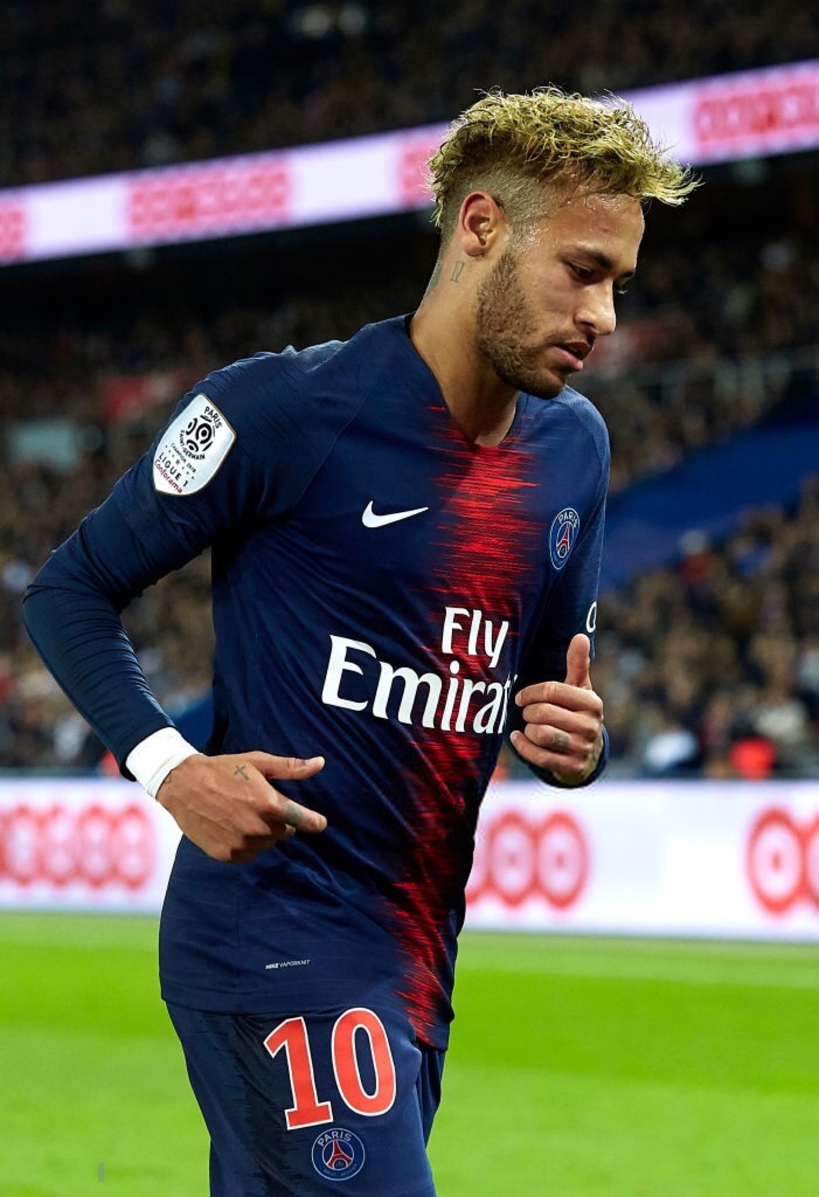 王楚钦避免0-3完败！樊振东队长也学会抓他漏洞，球迷炮轰教练组