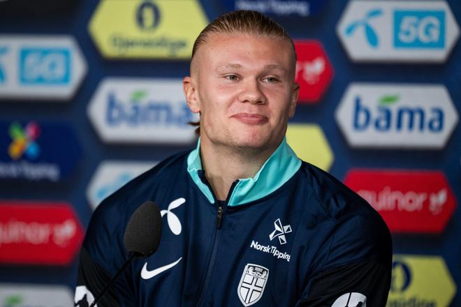 官方：本轮港超联赛延期进行，中国香港各代表队将臂缠黑纱出战