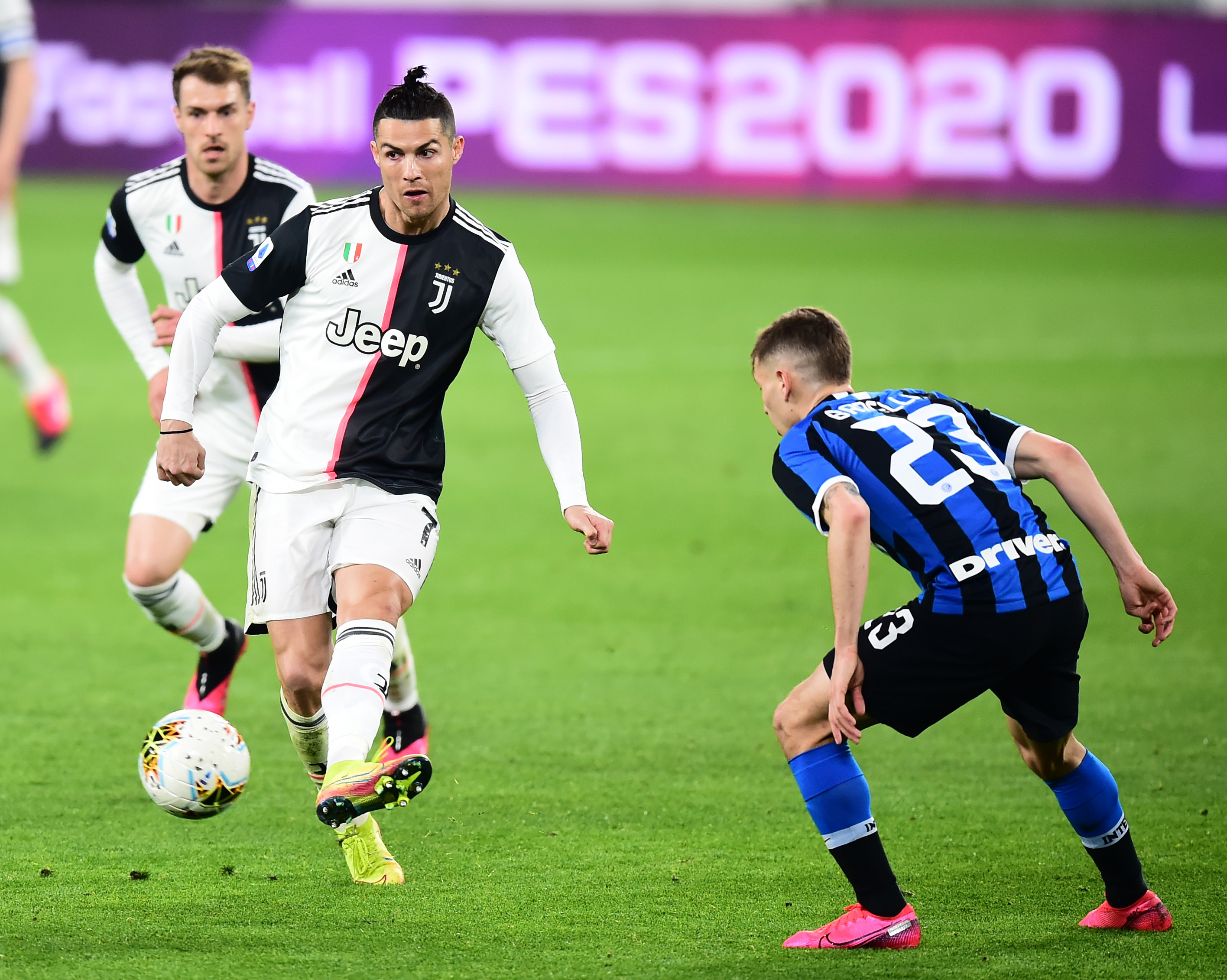 科尔：不清楚巴特勒的具体伤情，训练师告诉我他下半场不会上