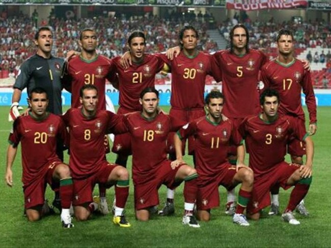 曼联将以1亿英镑的价格击败曼城，前锋签约已成定局，巴塞罗那的挖角行动也变得“认真”起来。