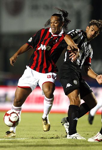 洲际杯前瞻：蓝十字防守存在漏洞，弗拉门戈士气正旺力争晋级