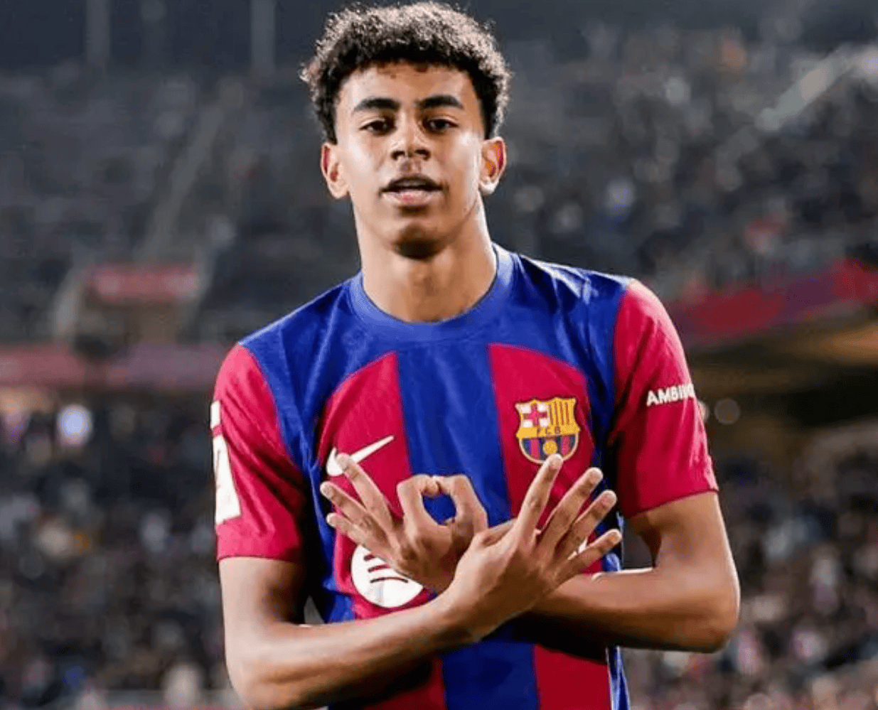 蒂尔曼：曼城大轮换？这给了球队额外的动力，我们看到了机会