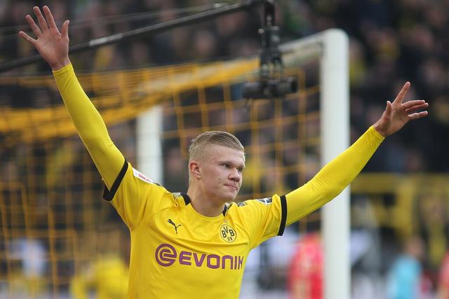 球场角力，美国和巴拉圭热身赛补时阶段发生大规模冲突