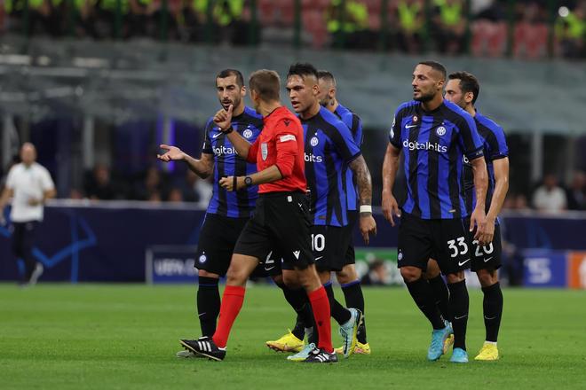 篮球篮网球员赛后接受采访分享心得