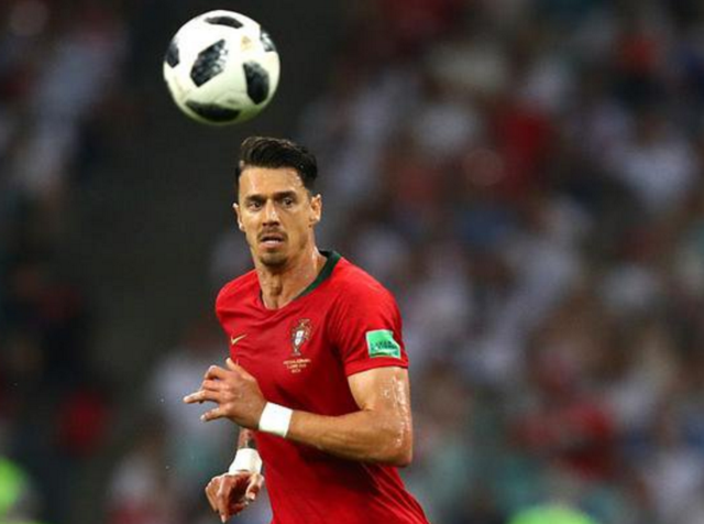 英超战报：埃基蒂克双响，田中碧绝平，利兹联3-3利物浦